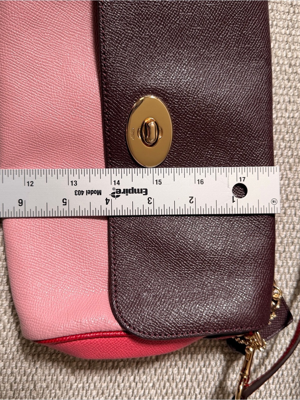 Colorblock - Picture 12 of 13